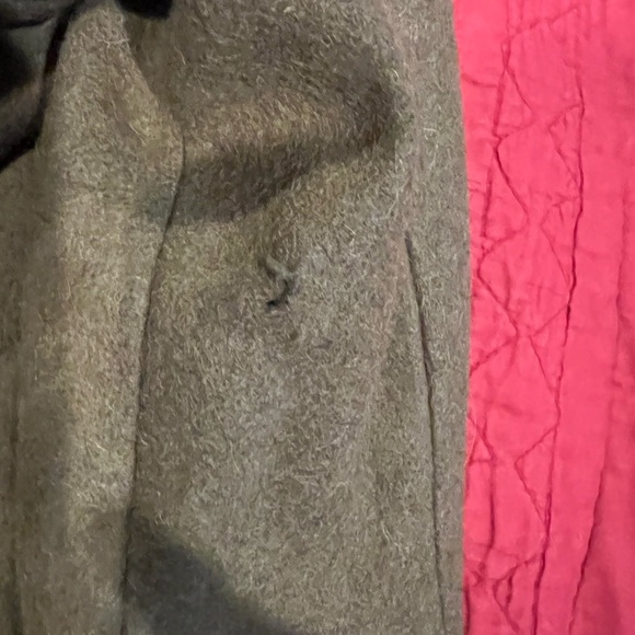 Men's M military inspired, green wool coat, VGUC but small hole under left arm - Picture 4 of 4